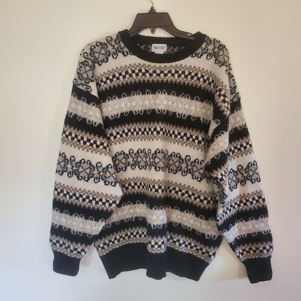 SKYR Classic Crewneck Sweater in Black and Cream - Picture 7 of 7